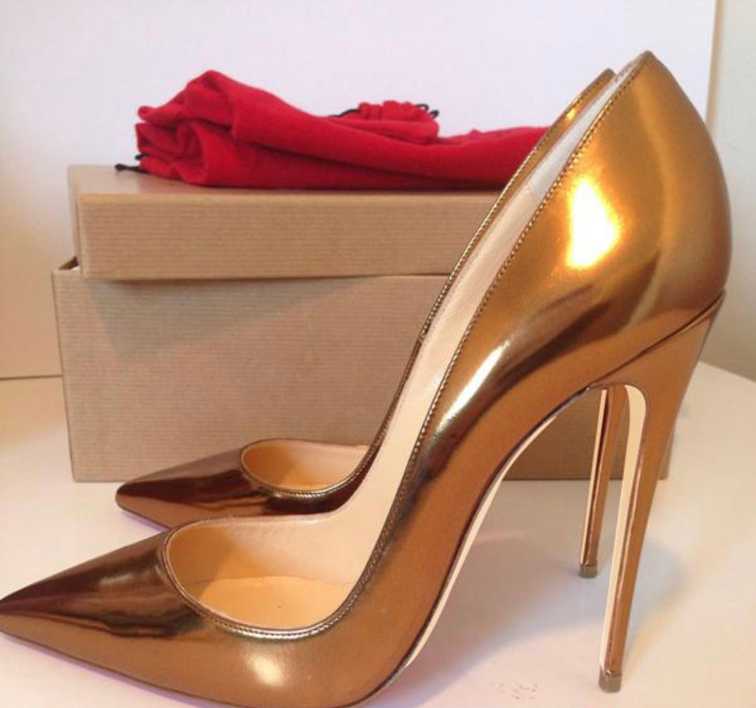 Bronze Patent leather pumps