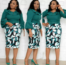 Load image into Gallery viewer, Sexy Fashion Style Plus Size Knee-length Dress
