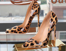 Load image into Gallery viewer, Cheetah heels
